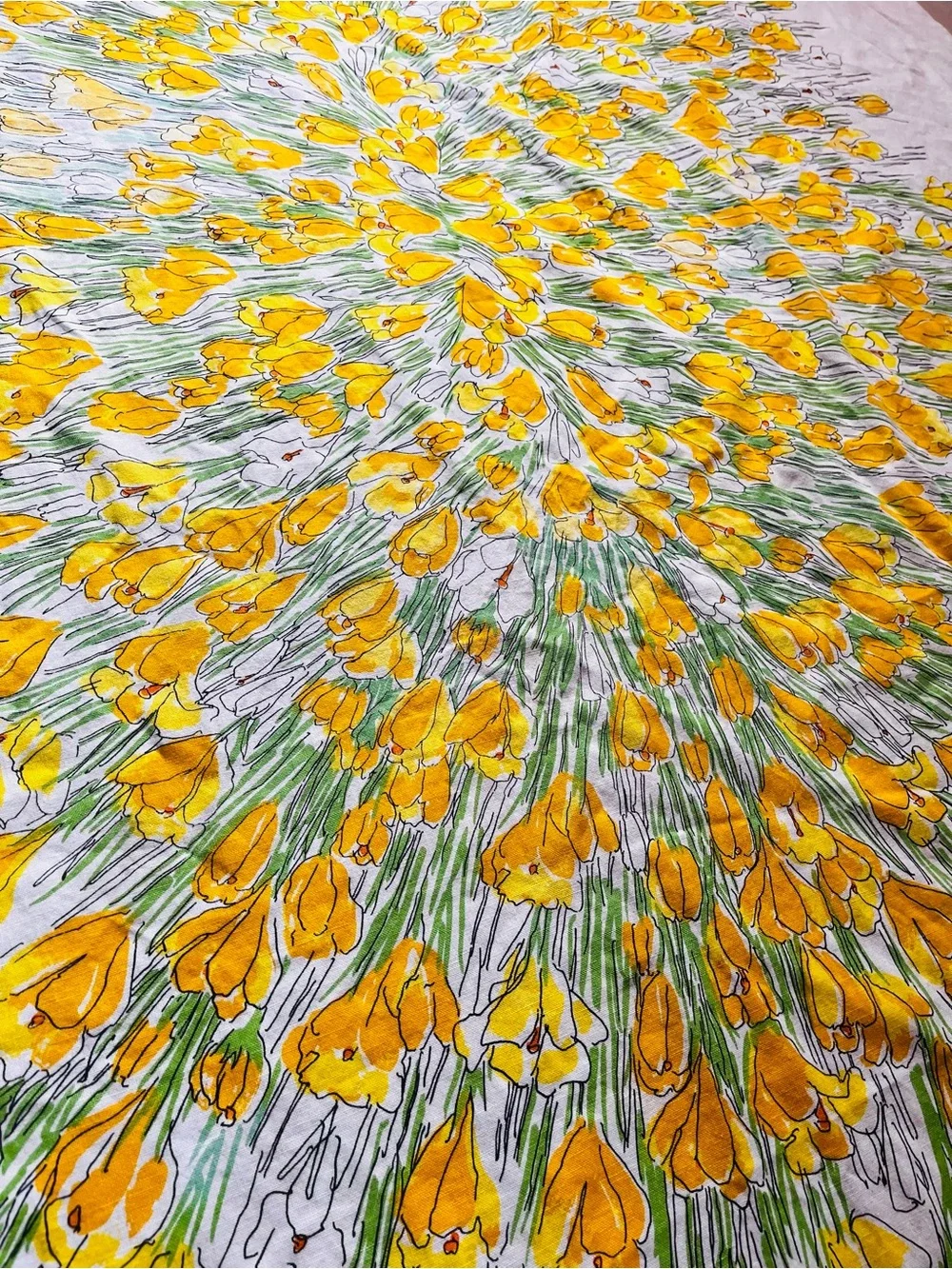 Vera Neuman Vintage Oval Floral Print Tablecloth